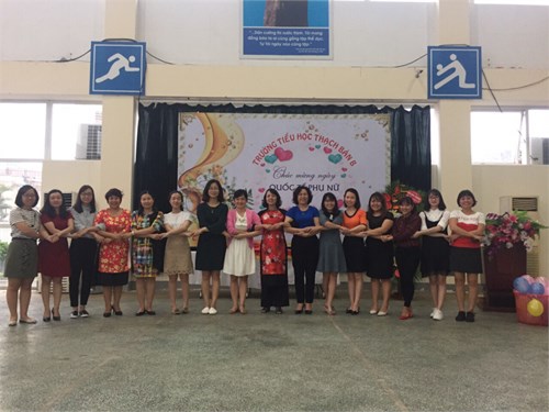 Trường Tiểu học Thạch Bàn B chào mừng ngày Quốc tế Phụ nữ ngày mùng 8 - 3
