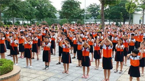 Học sinh trường Tiểu học Thạch Bàn B với giờ hoạt động tập thể
