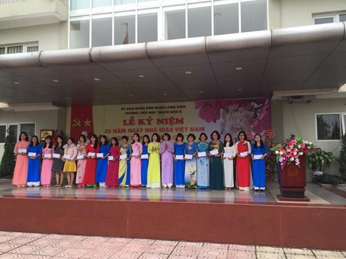 Trường Tiểu học Thạch Bàn B long trọng tổ chức lễ kỉ niệm 35 năm ngày Nhà giáo Việt Nam 20/11