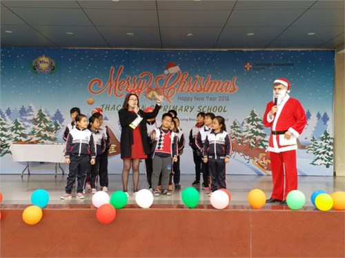 Trường Tiểu học Thạch Bàn B phối hợp với công ty tiếng Anh Phonics tổ chức Noel cho học sinh