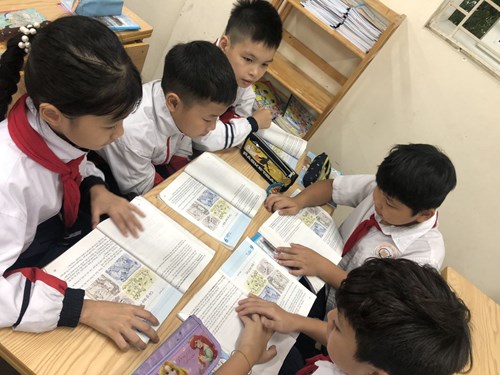 Trường Tiểu học Việt Hưng tưng bừng hội giảng