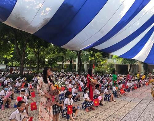 Lễ khai giảng năm học 2020-2021 Trường Tiểu học Việt Hưng