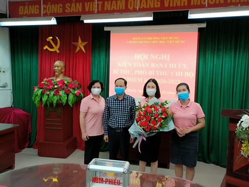 Chi Bộ Trường Tiểu học Việt Hưng kiện toàn cấp ủy