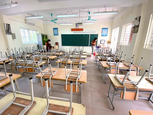 Trường Tiểu học Việt Hưng tổng vệ sinh trường lớp, sẵn sàng đón học sinh quay trở lại trường học