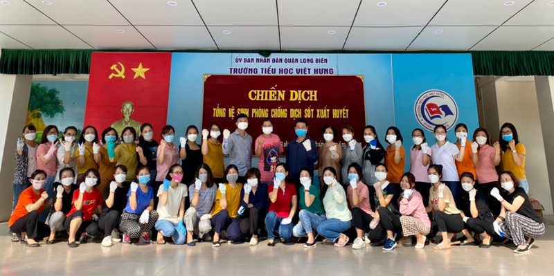 Trường Tiểu học Việt Hưng ra quân tổng vệ sinh môi trường, phòng tránh bệnh sốt xuất huyết