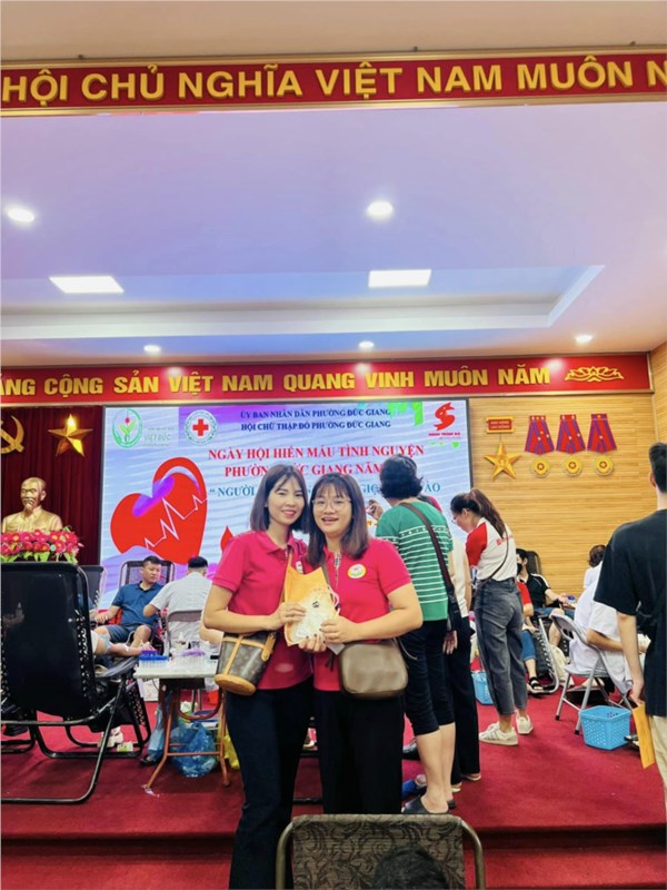 CBGV Trường MN Hoa Sen tham gia hiến máu nhân đạo