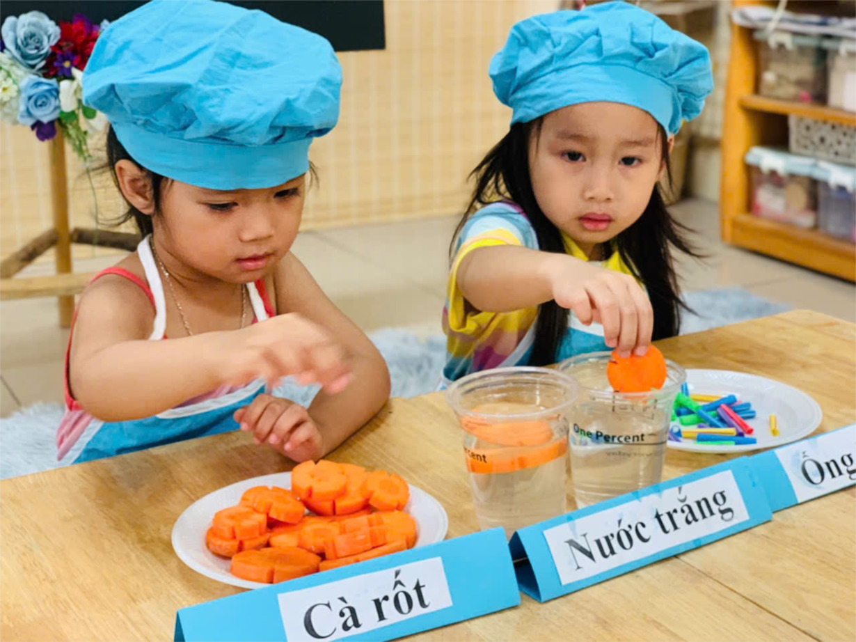 Các bé MGN B4 khám phá sự kỳ diệu của củ cà rốt