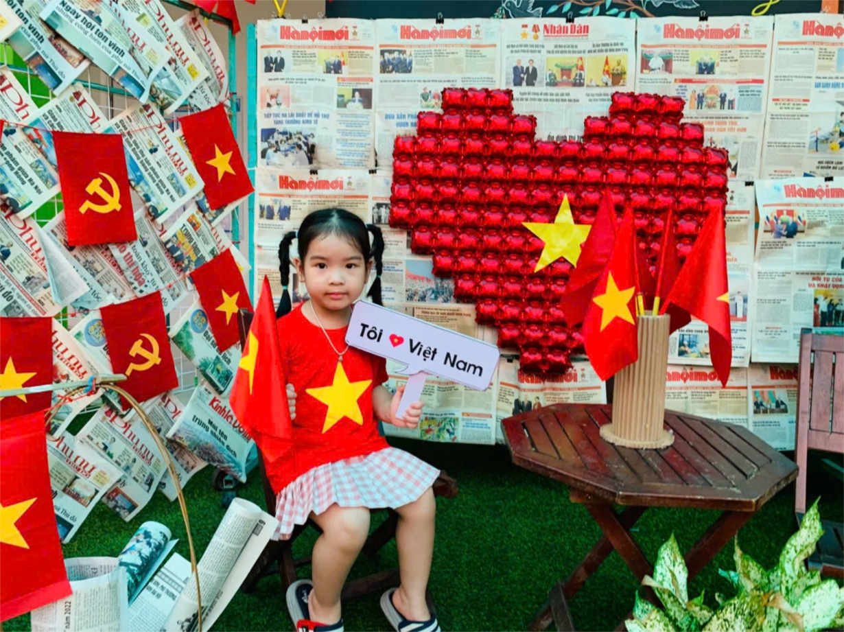 Các bé MGN B4 chào mừng kỷ niệm 80 năm Quốc Khánh 2 - 9