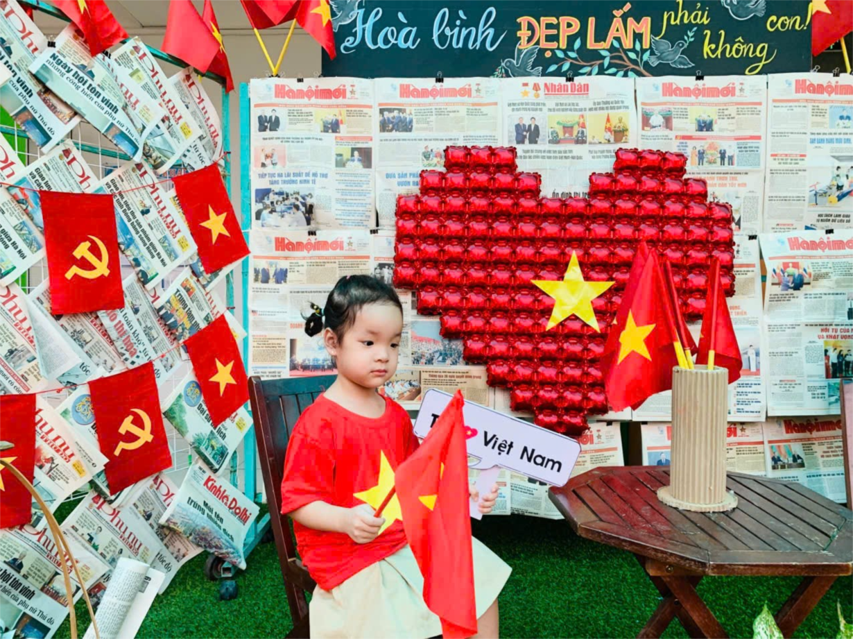 Các bé MGN B4 chào mừng kỷ niệm 80 năm Quốc Khánh 2 - 9