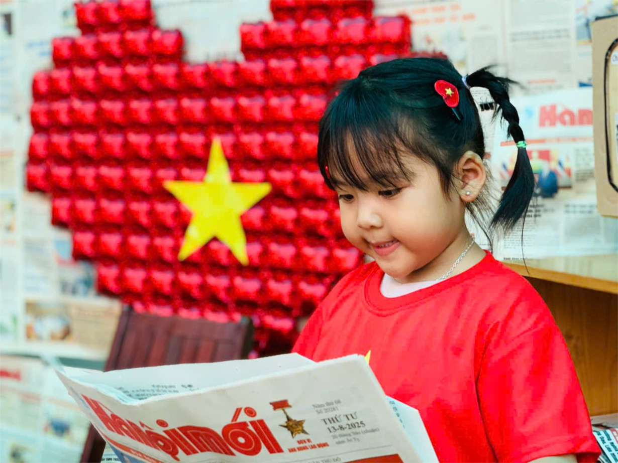 Các bé MGN B4 chào mừng kỷ niệm 80 năm Quốc Khánh 2 - 9