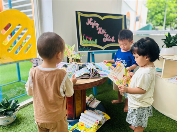 Ambum ảnh lớp Nhà Trẻ D2 hưởng ứng Ngày hội đọc sách