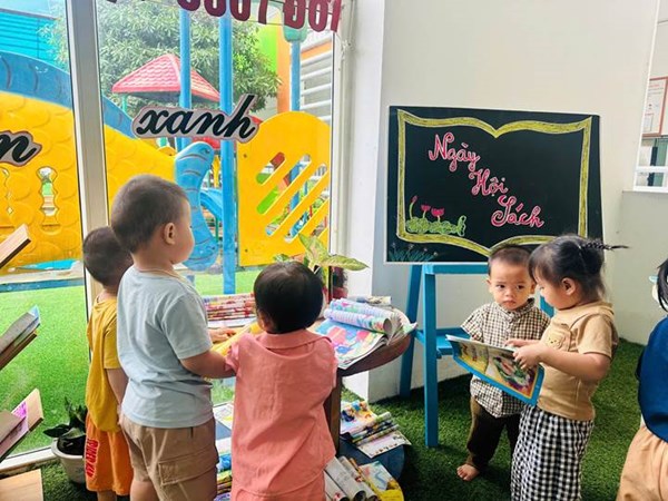 Ambum ảnh lớp Nhà Trẻ D2 hưởng ứng Ngày hội đọc sách