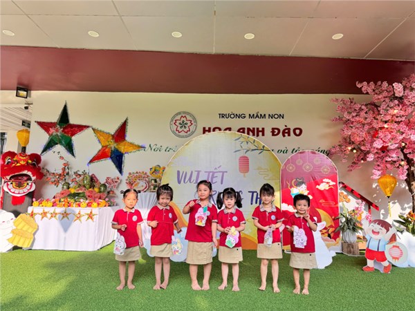 Thư viện ảnh Bé làm đèn lồng trung thu