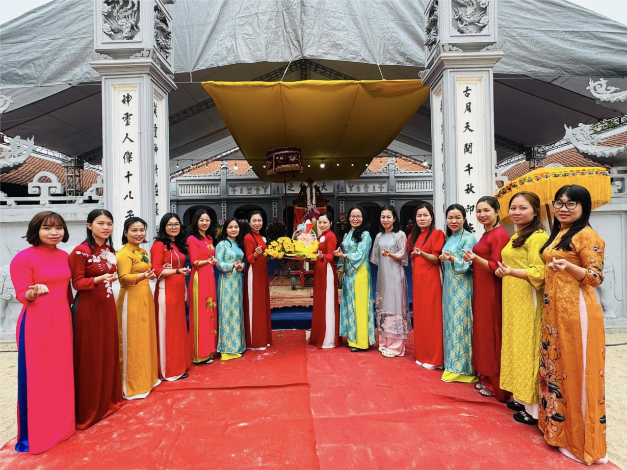 💐💐TẬP THỂ CÁN BỘ, GIÁO VIÊN, NHÂN VIÊN TRƯỜNG MẦM NON HOA HƯỚNG DƯƠNG THAM DỰ LỄ HỘI TRUYỀN THỐNG LÀNG KIM QUAN VÀ LÀNG TRƯỜNG LÂM NĂM 2025🌻🌻