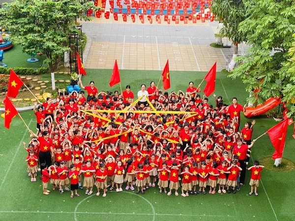 🇻🇳🇻🇳 CÁC BÉ YÊU TRƯỜNG MN HOA HƯỚNG DƯƠNG CHÀO MỪNG 50 NĂM GIẢI PHÓNG MIỀN NAM, THỐNG NHẤT ĐẤT NƯỚC 🇻🇳🇻🇳🌻