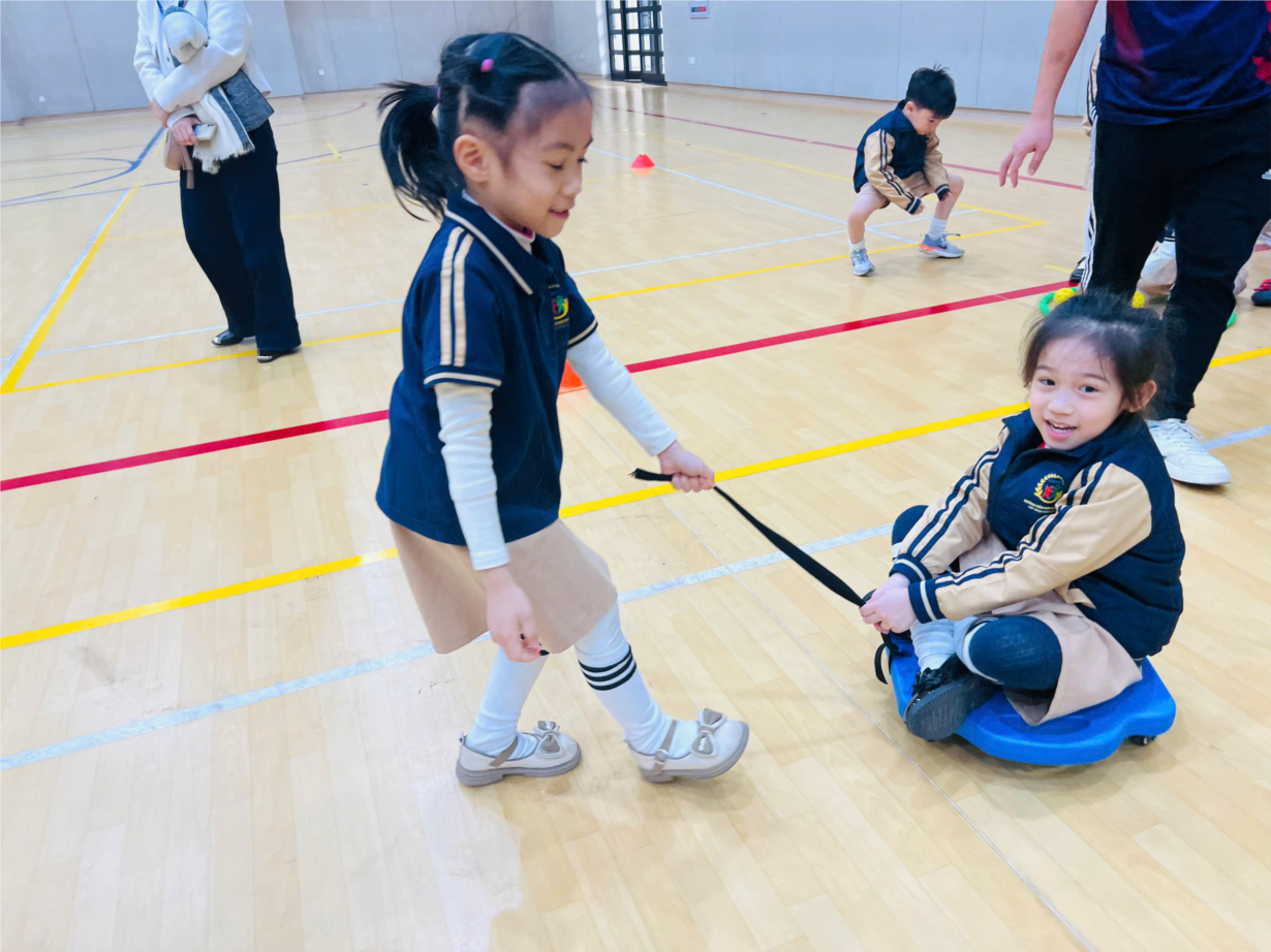 Ảnh đẹp Tháng 4 - Chương trình tham quan trường tiểu học của các bé lớp Mẫu giáo lớn, Năm học 2024 - 2025