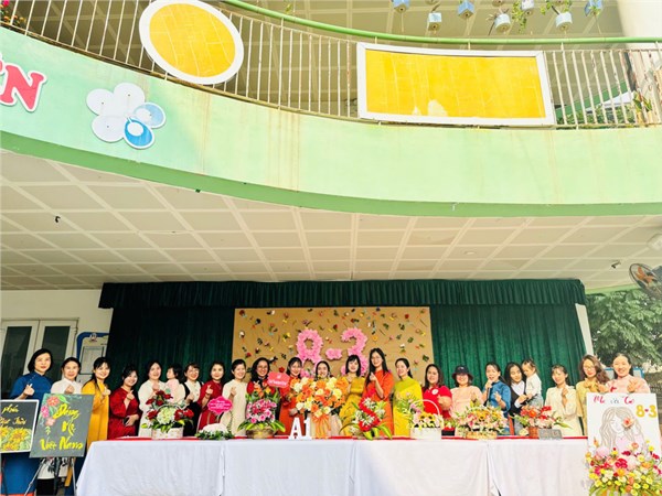 Ảnh tháng 3 - Hội thi cắm hoa chào mừng ngày Quốc tế phụ nữ 8-3!