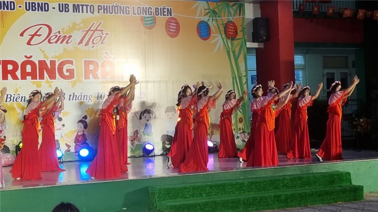 Trường THCS Cự Khối tham gia văn nghệ Đêm hội Trăng Rằm