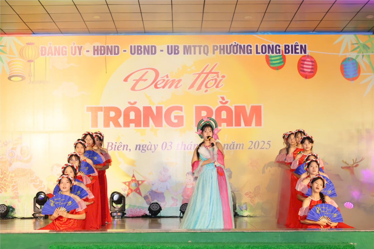 Trường THCS Cự Khối tham gia văn nghệ Đêm hội Trăng Rằm