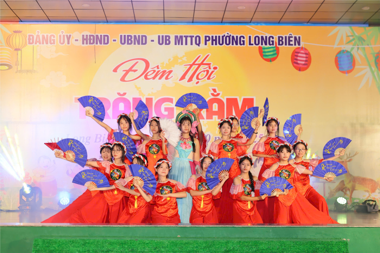 Trường THCS Cự Khối tham gia văn nghệ Đêm hội Trăng Rằm