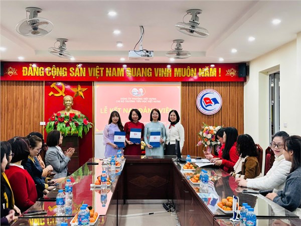 Kết nạp Đảng