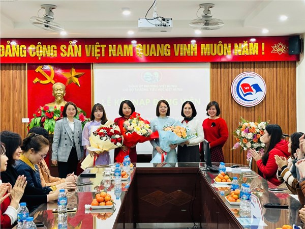Kết nạp Đảng